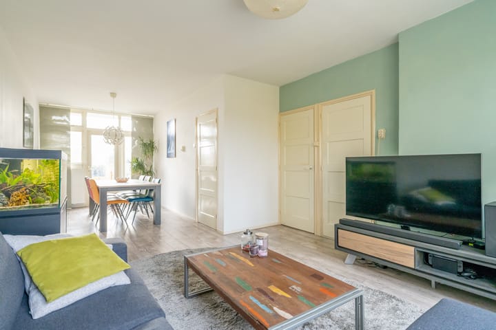 Photo 3 of Evertsenstraat 3-C