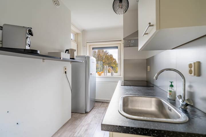 Photo 13 of Evertsenstraat 3-C