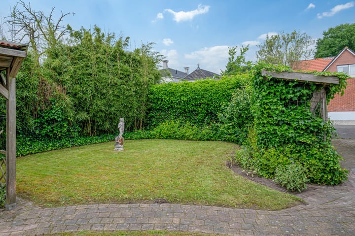 Photo 37 of Oosterstraat 4