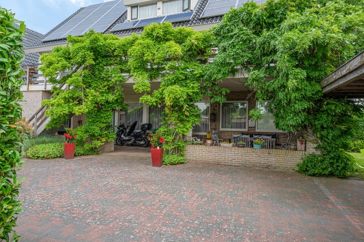 Photo 42 of Oosterstraat 4