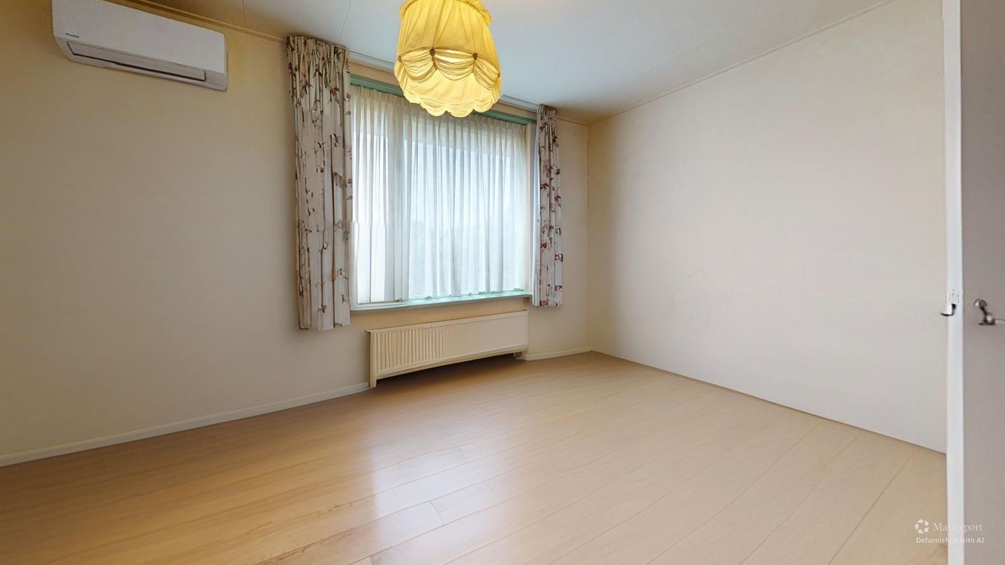 Photo 80 of Oosterstraat 4