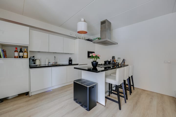 Photo 2 of Makassarweg 24