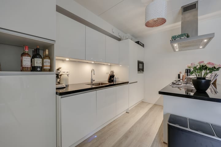 Photo 15 of Makassarweg 24