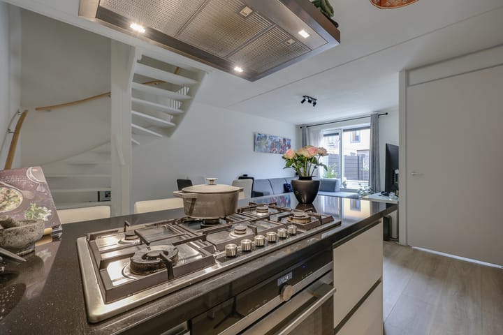 Photo 17 of Makassarweg 24