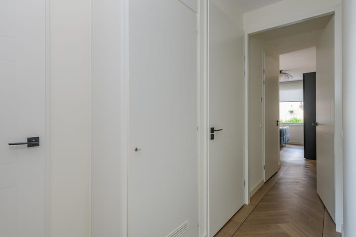 Photo 6 of Dokter J. van Heuvenweg 20