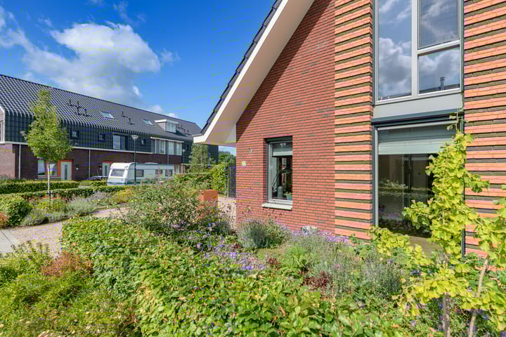 Photo 30 of Dokter J. van Heuvenweg 20