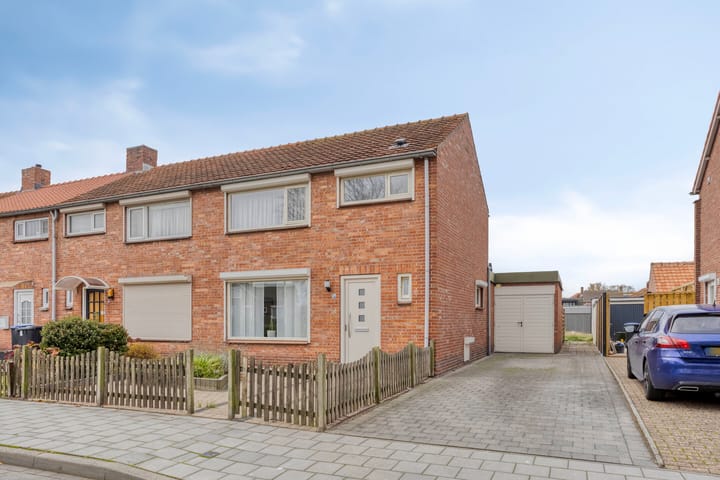 Photo 1 of Pastoor Schetsstraat 1-B