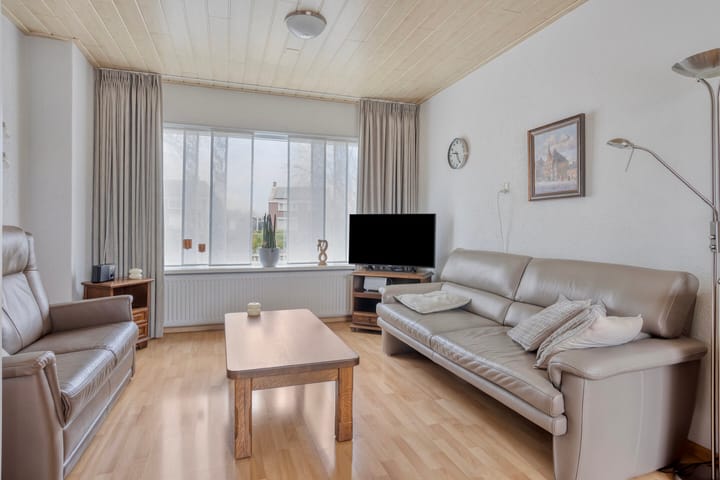 Photo 2 of Pastoor Schetsstraat 1-B