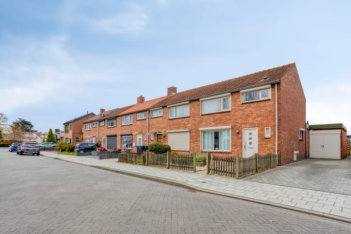 Photo 22 of Pastoor Schetsstraat 1-B