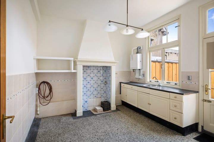 Photo 10 of Broederenstraat 4-B