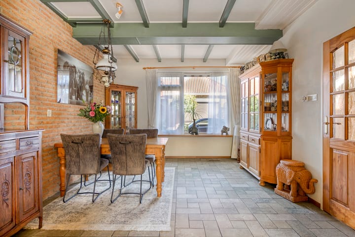 Photo 10 of Prins Hendrikstraat 17