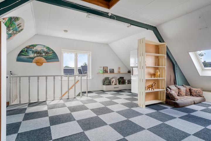 Photo 36 of Prins Hendrikstraat 17