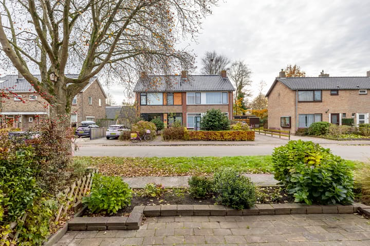 Photo 4 of Pinksterbloemweg 18