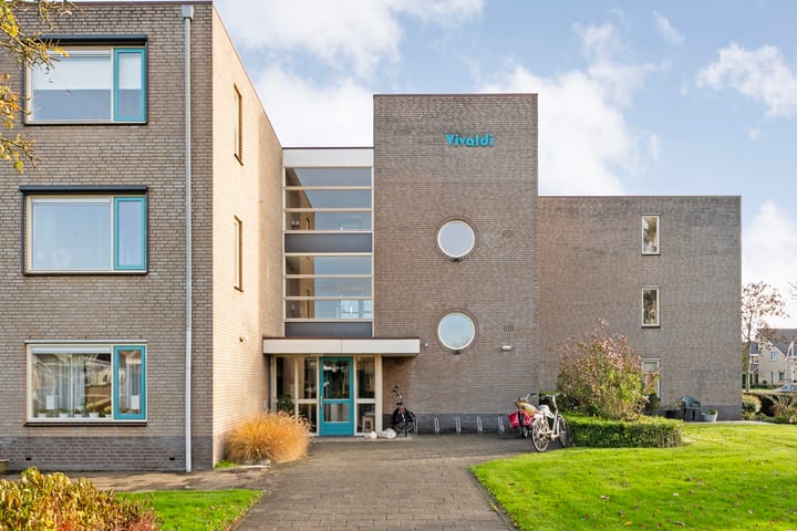 Photo 5 of Vivaldi 13