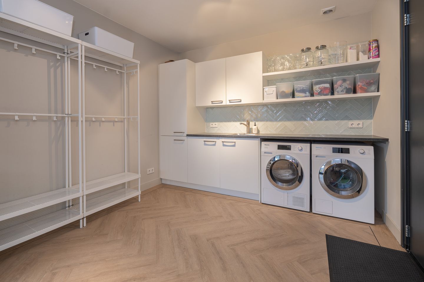 Foto 19 van Dr. Albert Schweitzerlaan 12-A