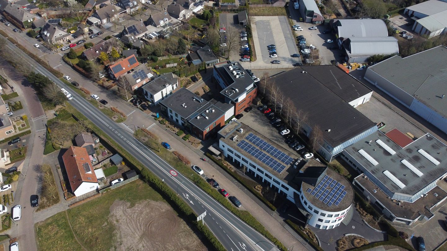 Bekijk foto 2 van Parallelweg Oost 25-29