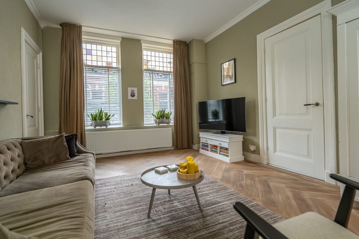 Photo 7 of Leeuwarderstraat 28