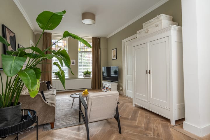 Photo 9 of Leeuwarderstraat 28