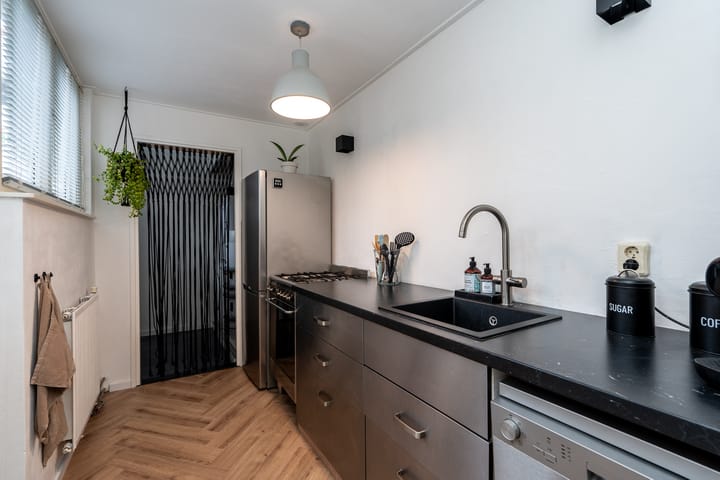 Photo 16 of Leeuwarderstraat 28