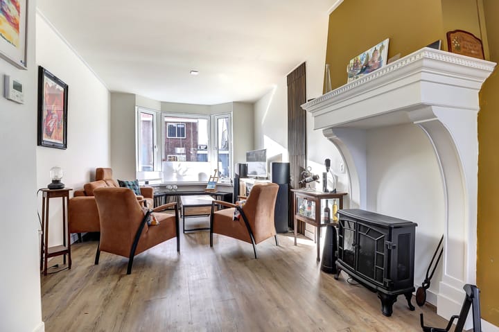 Photo 2 of Eksterstraat 30