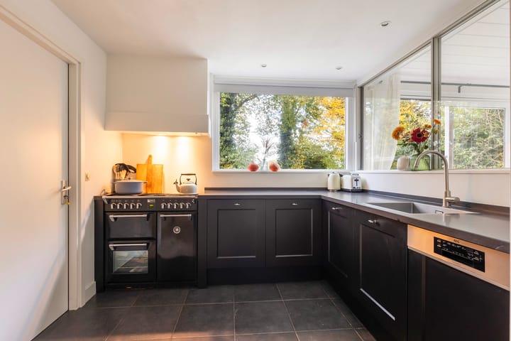 Photo 17 of Van Goghstraat 56