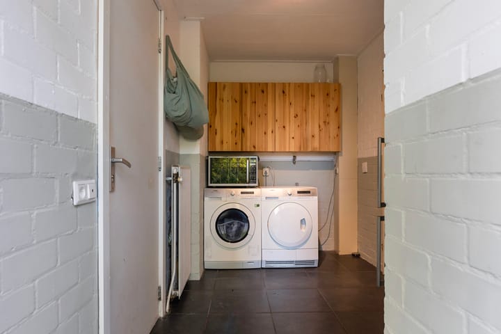 Photo 18 of Van Goghstraat 56