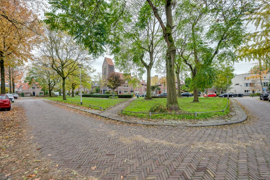 Foto 2 van Molenbochtplein 14