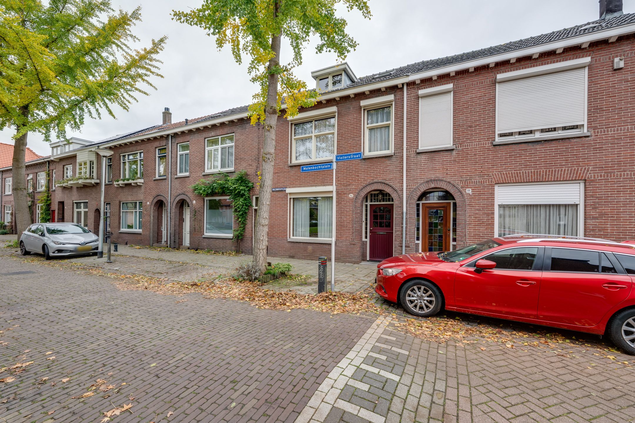 Foto 3 van Molenbochtplein 14
