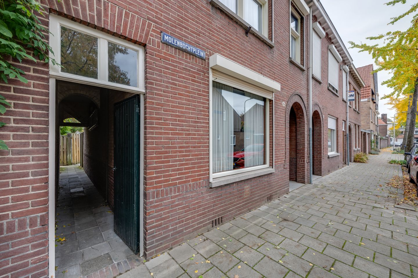 Foto 4 van Molenbochtplein 14