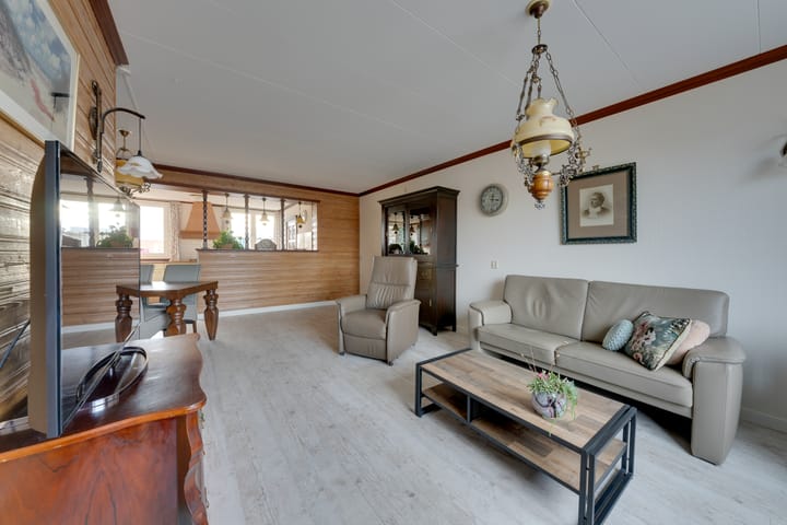 Photo 11 of Zuideinde 129