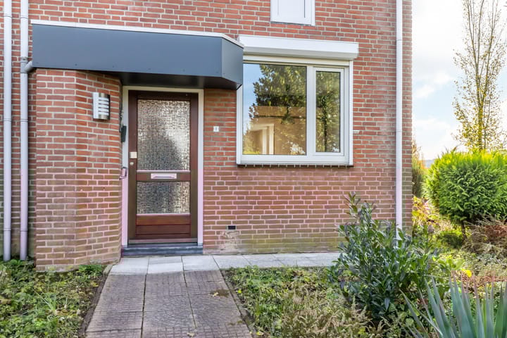 Photo 4 of Burg. Baron van Hövellstraat 1