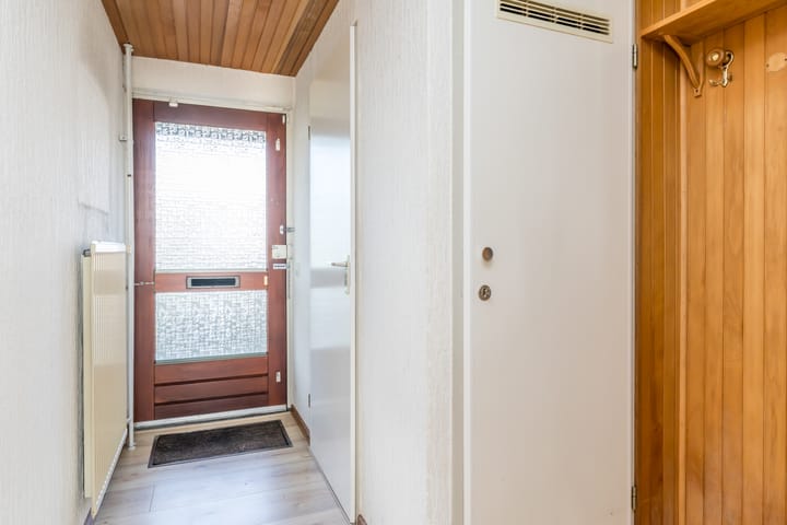 Photo 5 of Burg. Baron van Hövellstraat 1