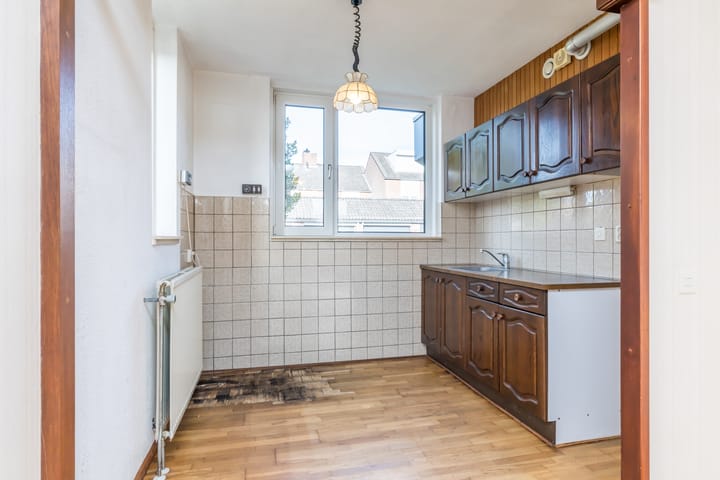 Photo 8 of Burg. Baron van Hövellstraat 1