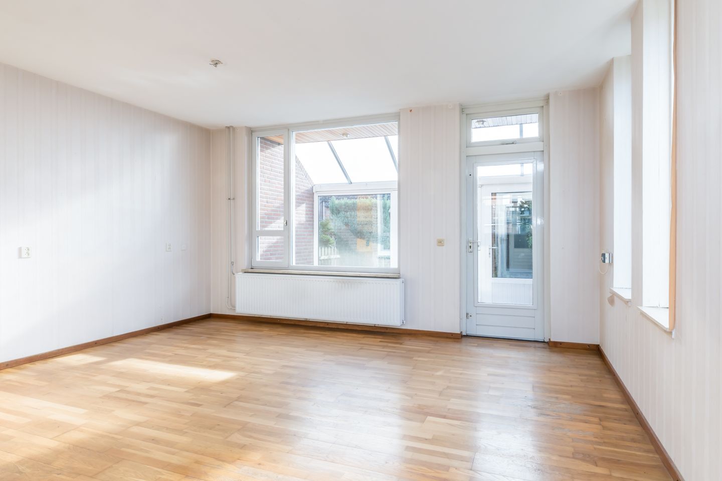 Foto 10 van Burg. Baron van Hövellstraat 1