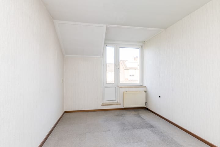 Photo 19 of Burg. Baron van Hövellstraat 1