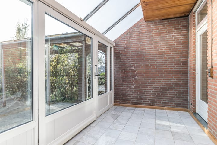 Photo 12 of Burg. Baron van Hövellstraat 1