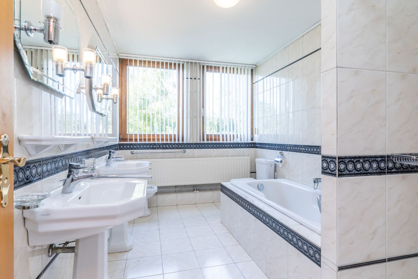 Photo 34 of Exelsboom 2