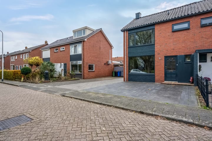 Foto 3 van van Dedemlaan 3