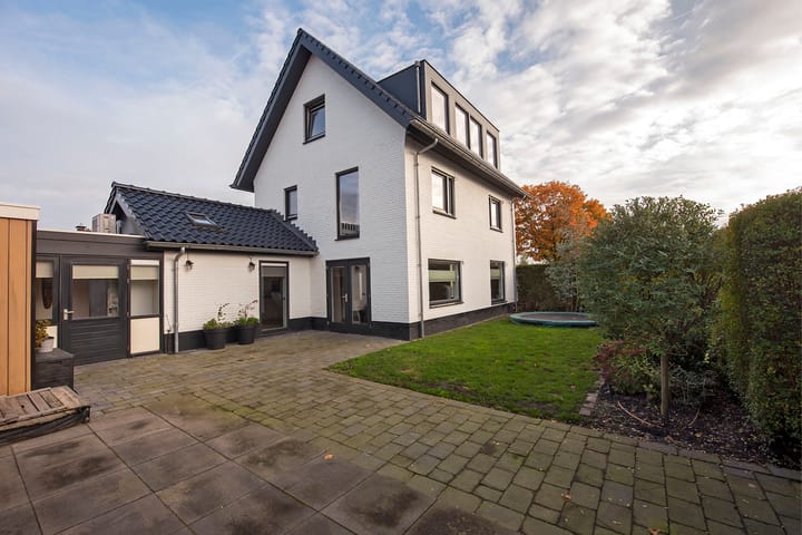 Photo 5 of Stationsweg 34