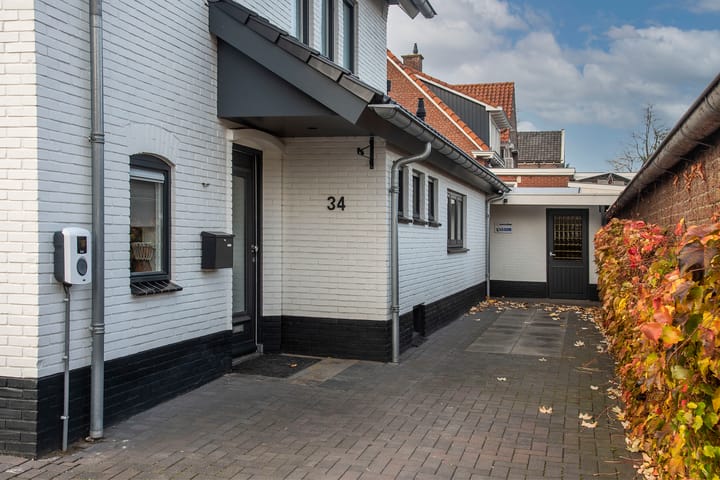 Photo 8 of Stationsweg 34