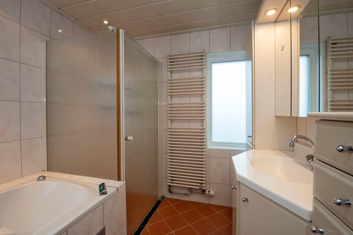 Photo 36 of Stationsweg 34