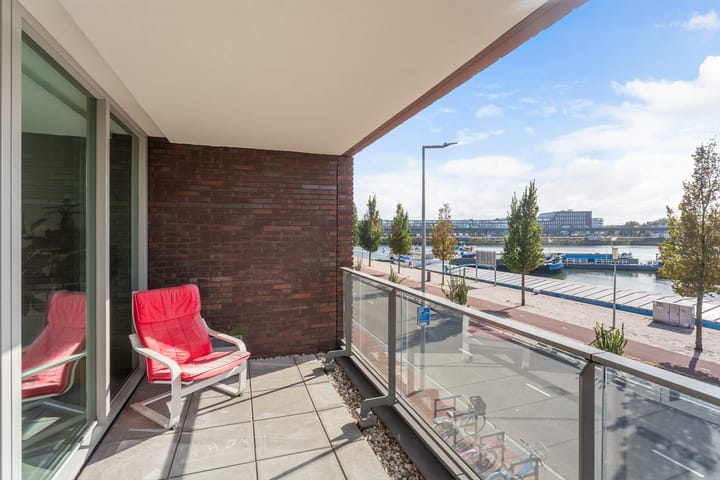 Foto 12 van Maashaven N.z. 55