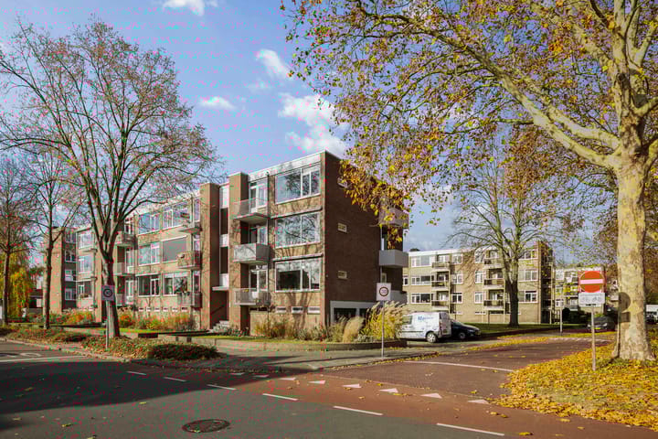 Photo 2 of Joost van den Vondellaan 4