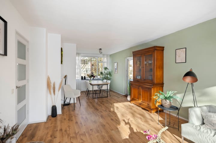 Photo 6 of Joost van den Vondellaan 4