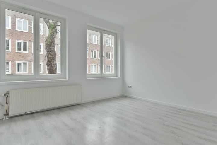 Photo 2 of Van Spilbergenstraat 17-1