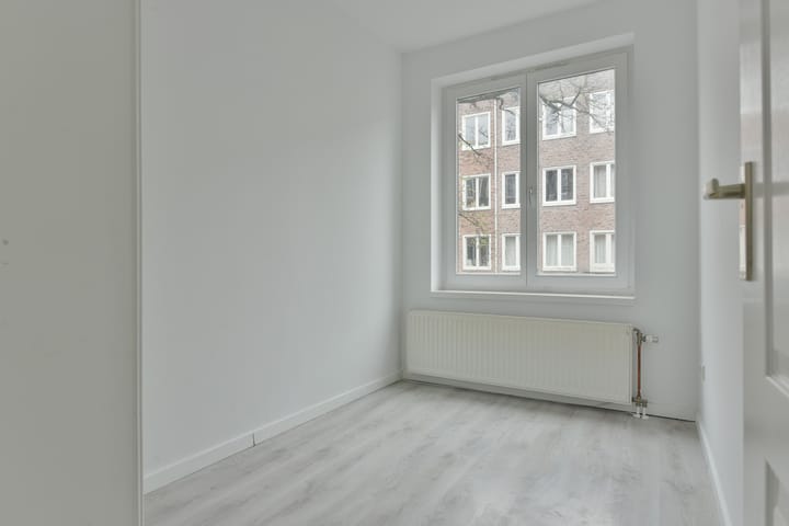 Photo 6 of Van Spilbergenstraat 17-1