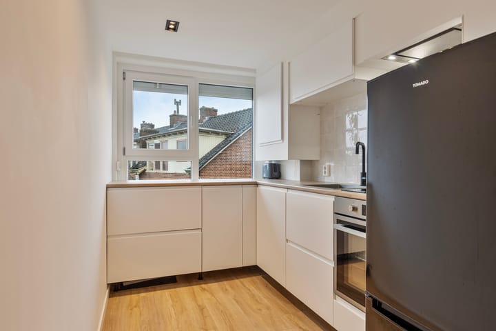 Photo 9 of Huissensestraat 39-2