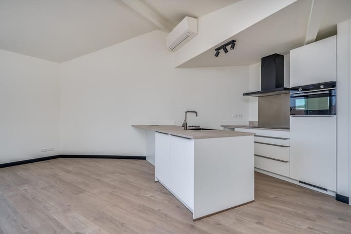 Photo 5 of Dorpsstraat 54-A