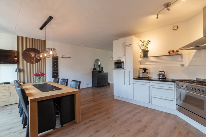 Foto 16 van Distelbrink 9