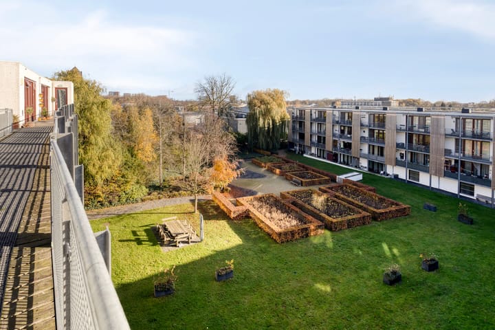 Photo 32 of Voltstraat 182